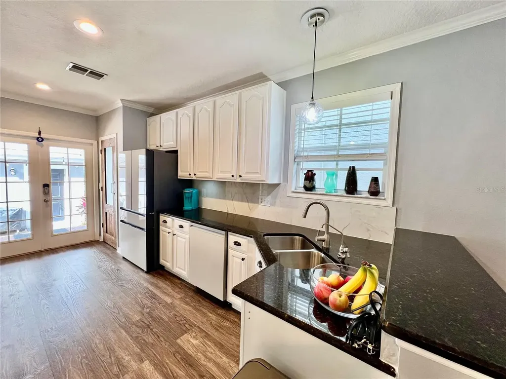 16112 Loneoak View Drive Lithia FL 33547