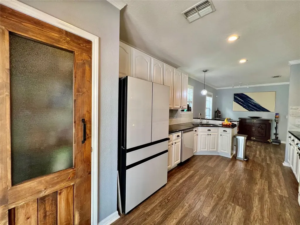 16112 Loneoak View Drive Lithia FL 33547
