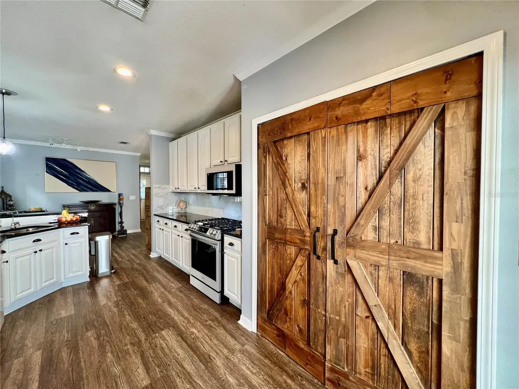 16112 Loneoak View Drive Lithia FL 33547