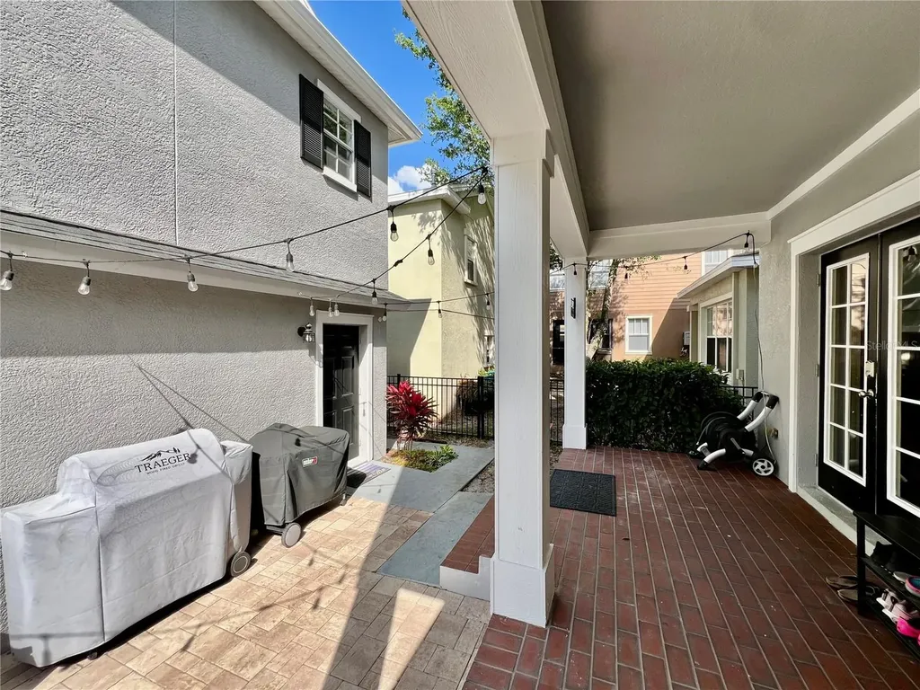16112 Loneoak View Drive Lithia FL 33547