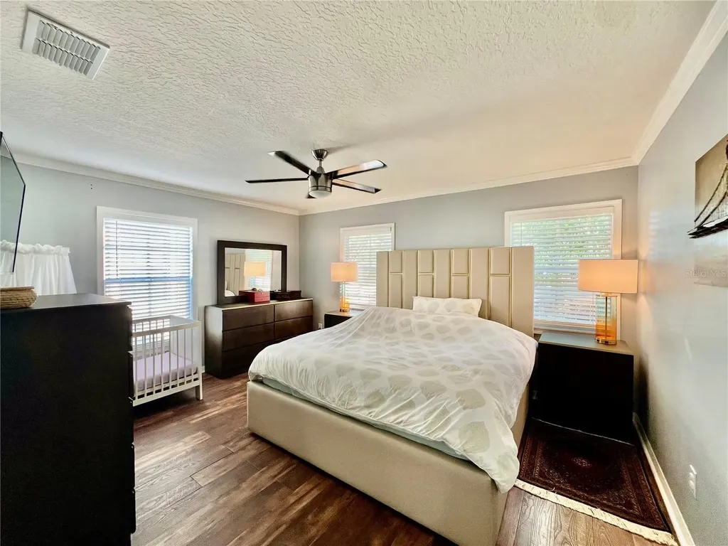 16112 Loneoak View Drive Lithia FL 33547