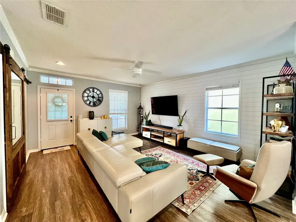 16112 Loneoak View Drive Lithia FL 33547