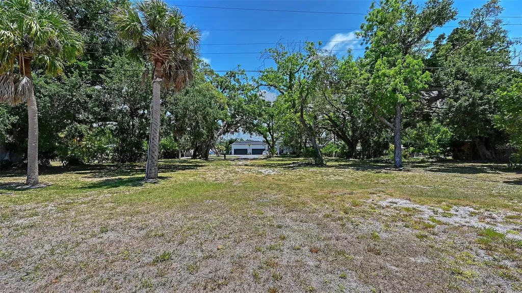 168 N Tamiami Trail Osprey FL 34229