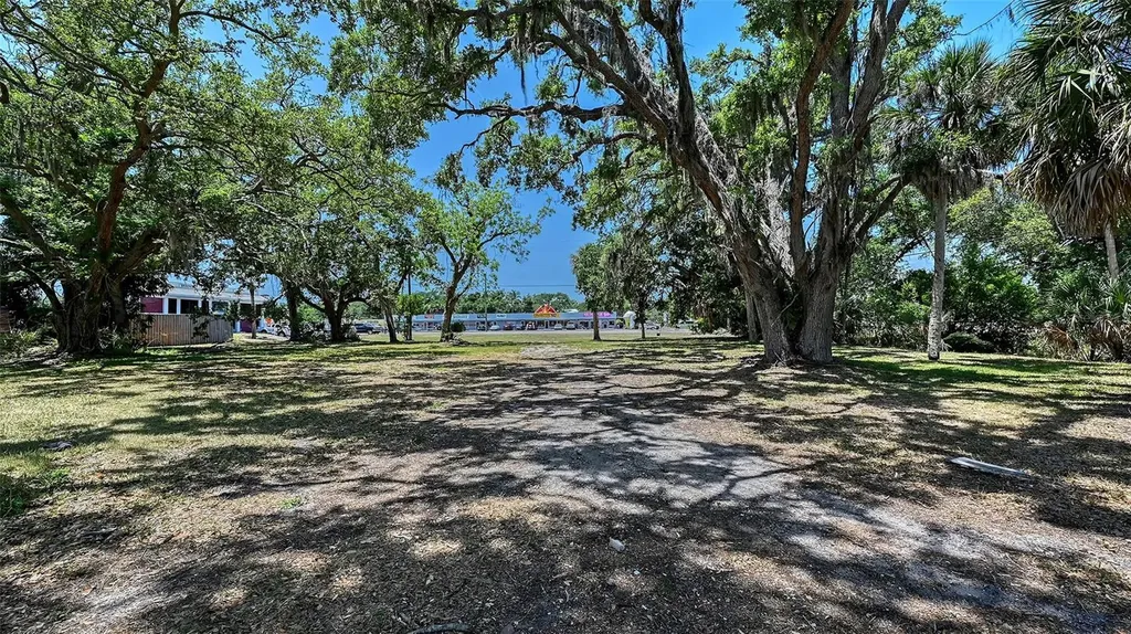 168 N Tamiami Trail Osprey FL 34229