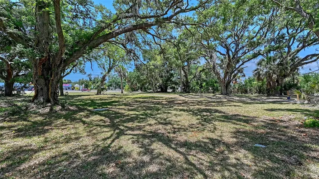 168 N Tamiami Trail Osprey FL 34229