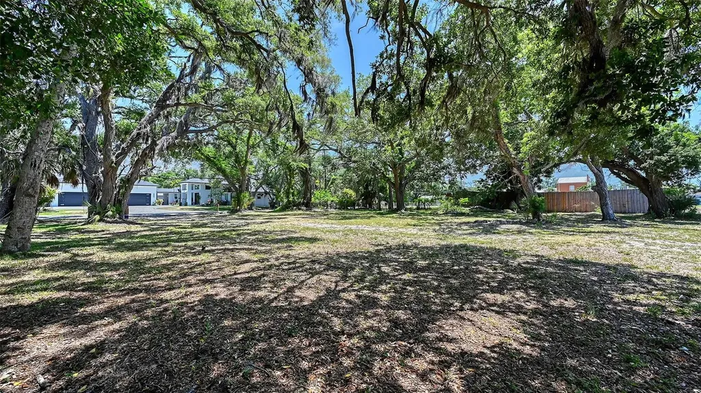 168 N Tamiami Trail Osprey FL 34229