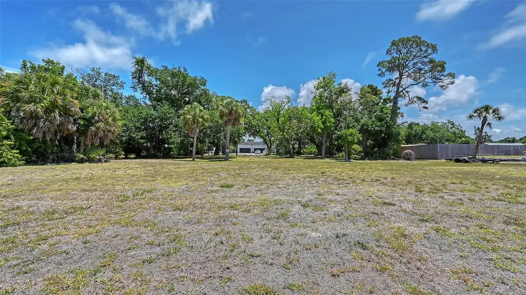 168 N Tamiami Trail Osprey FL 34229