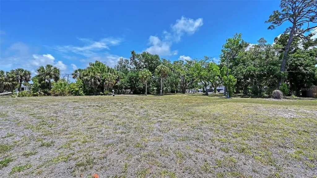 168 N Tamiami Trail Osprey FL 34229