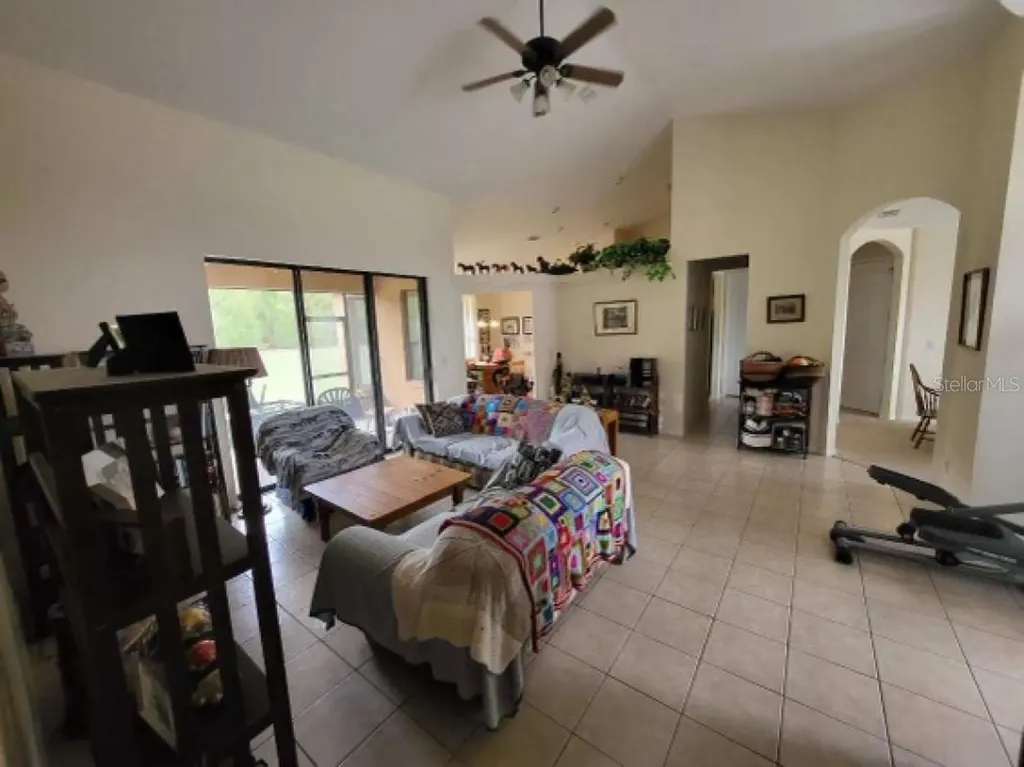 6075 SW 282nd Street Newberry FL 32669