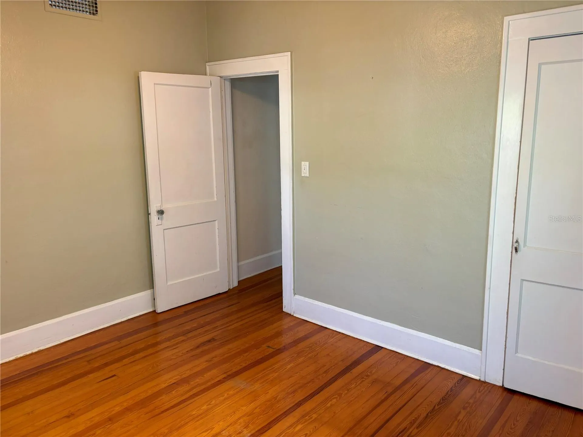 1118 23rd Avenue N St Petersburg FL 33704