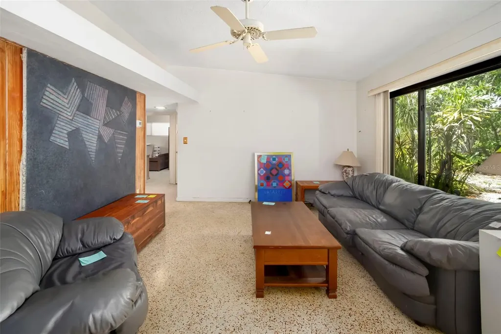 2742 S East Avenue Sarasota FL 34239