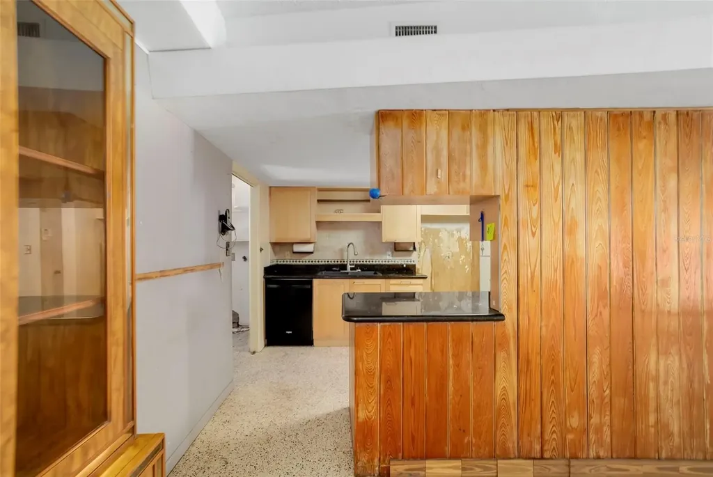 2742 S East Avenue Sarasota FL 34239