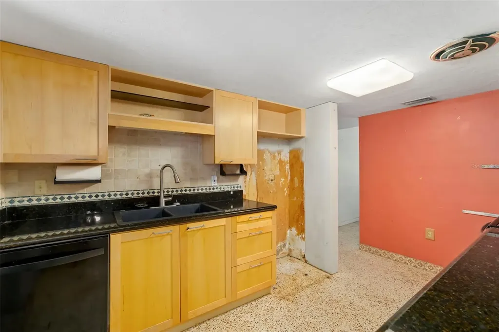 2742 S East Avenue Sarasota FL 34239