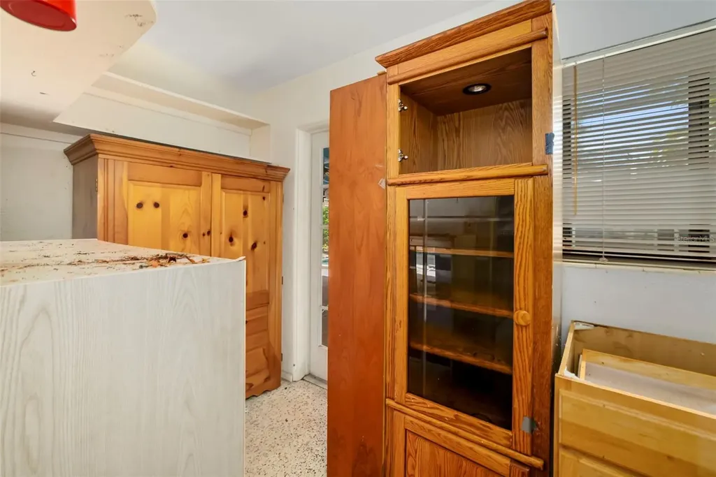 2742 S East Avenue Sarasota FL 34239