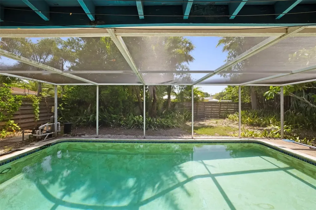 2742 S East Avenue Sarasota FL 34239