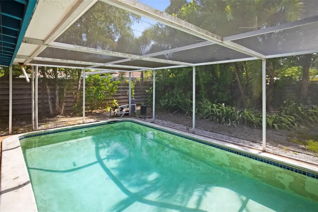 2742 S East Avenue Sarasota FL 34239