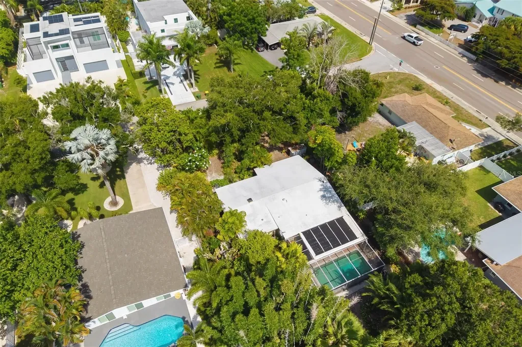 2742 S East Avenue Sarasota FL 34239