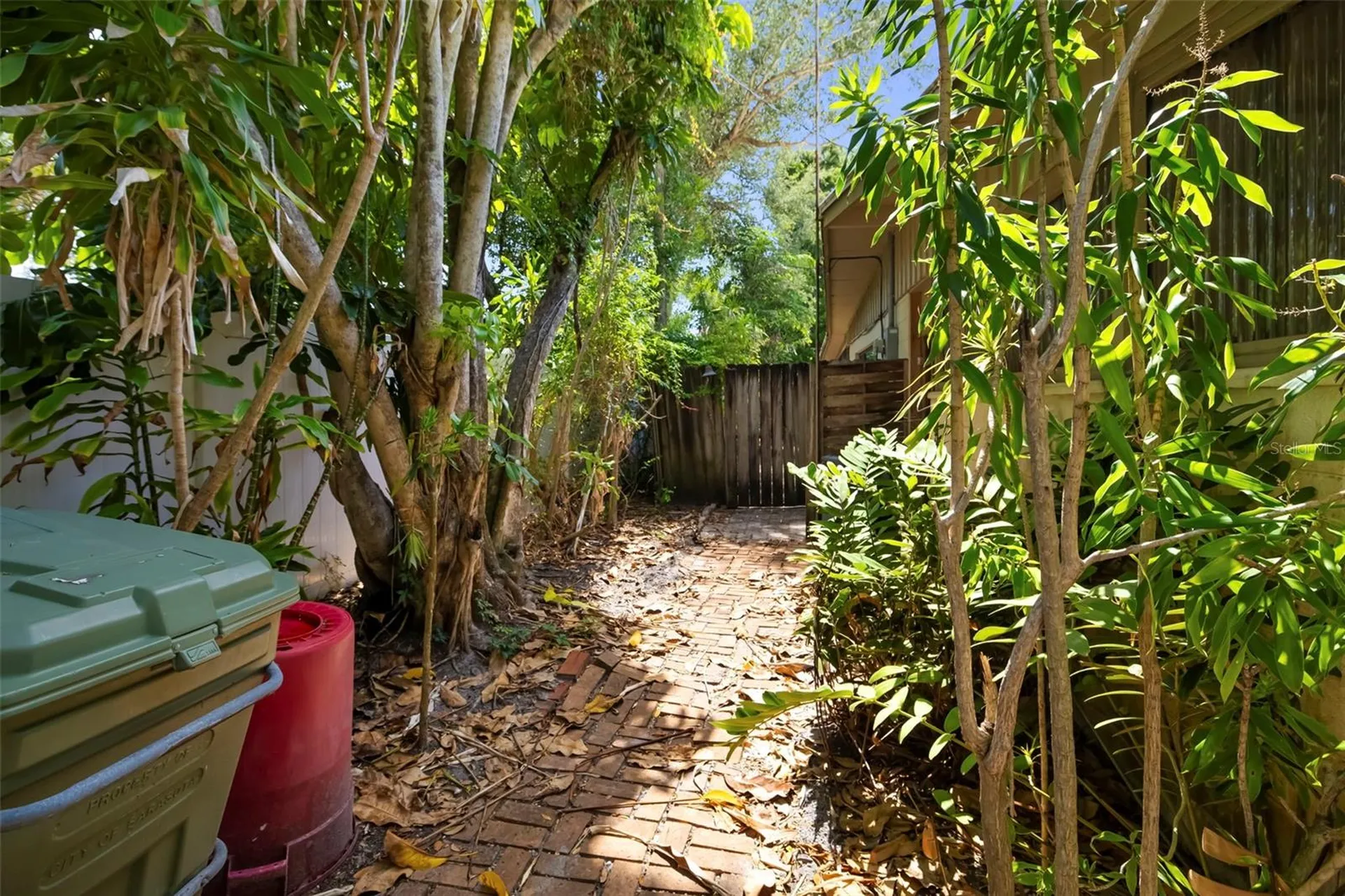 2742 S East Avenue Sarasota FL 34239