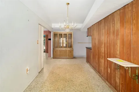2742 S East Avenue Sarasota FL 34239