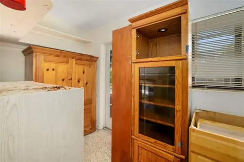 2742 S East Avenue Sarasota FL 34239