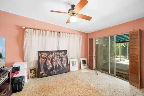 2742 S East Avenue Sarasota FL 34239