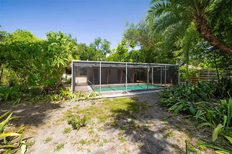 2742 S East Avenue Sarasota FL 34239