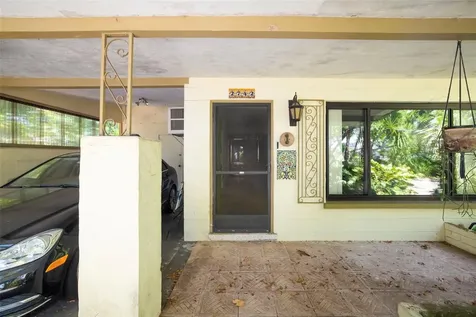 2742 S East Avenue Sarasota FL 34239