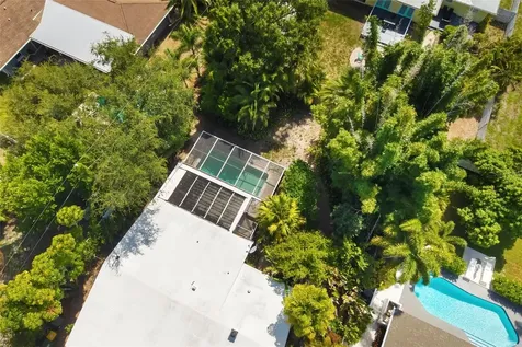 2742 S East Avenue Sarasota FL 34239
