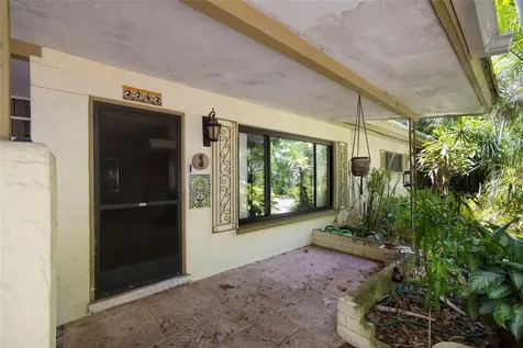 2742 S East Avenue Sarasota FL 34239