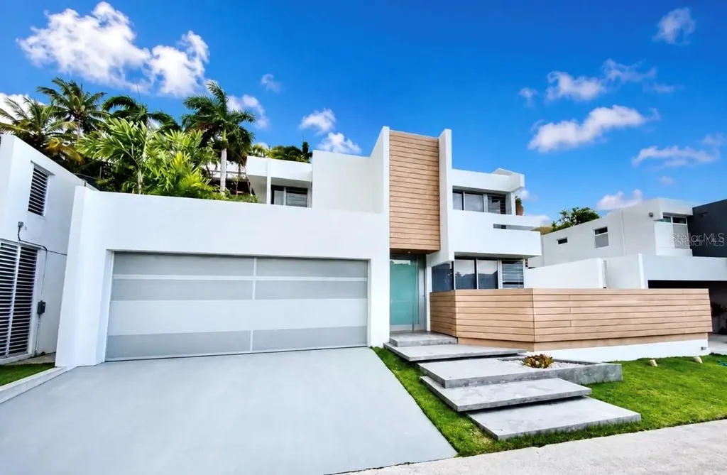 E 11 Reina Victoria Guaynabo PR 00969