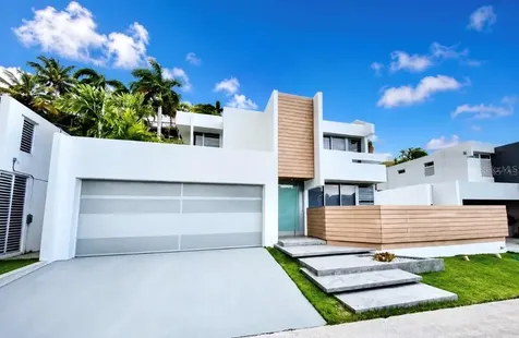 E 11 Reina Victoria Guaynabo PR 00969