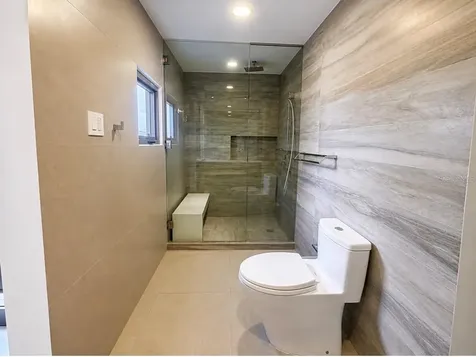 E 11 Reina Victoria Guaynabo PR 00969
