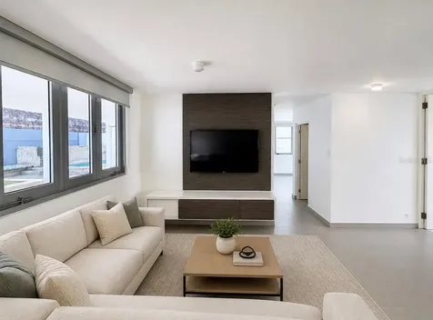 E 11 Reina Victoria Guaynabo PR 00969