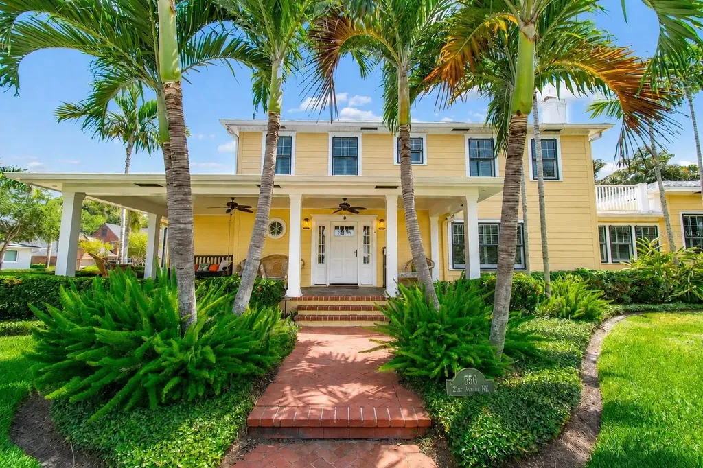 556 21st Avenue NE St Petersburg FL 33704
