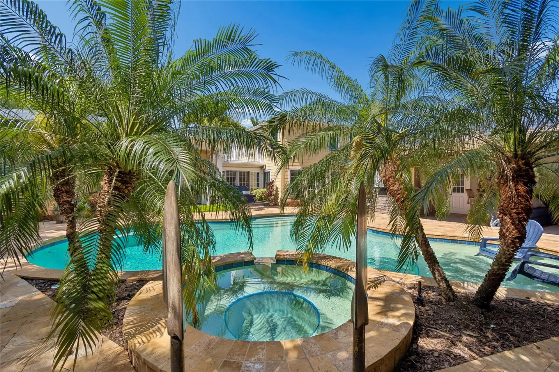556 21st Avenue NE St Petersburg FL 33704
