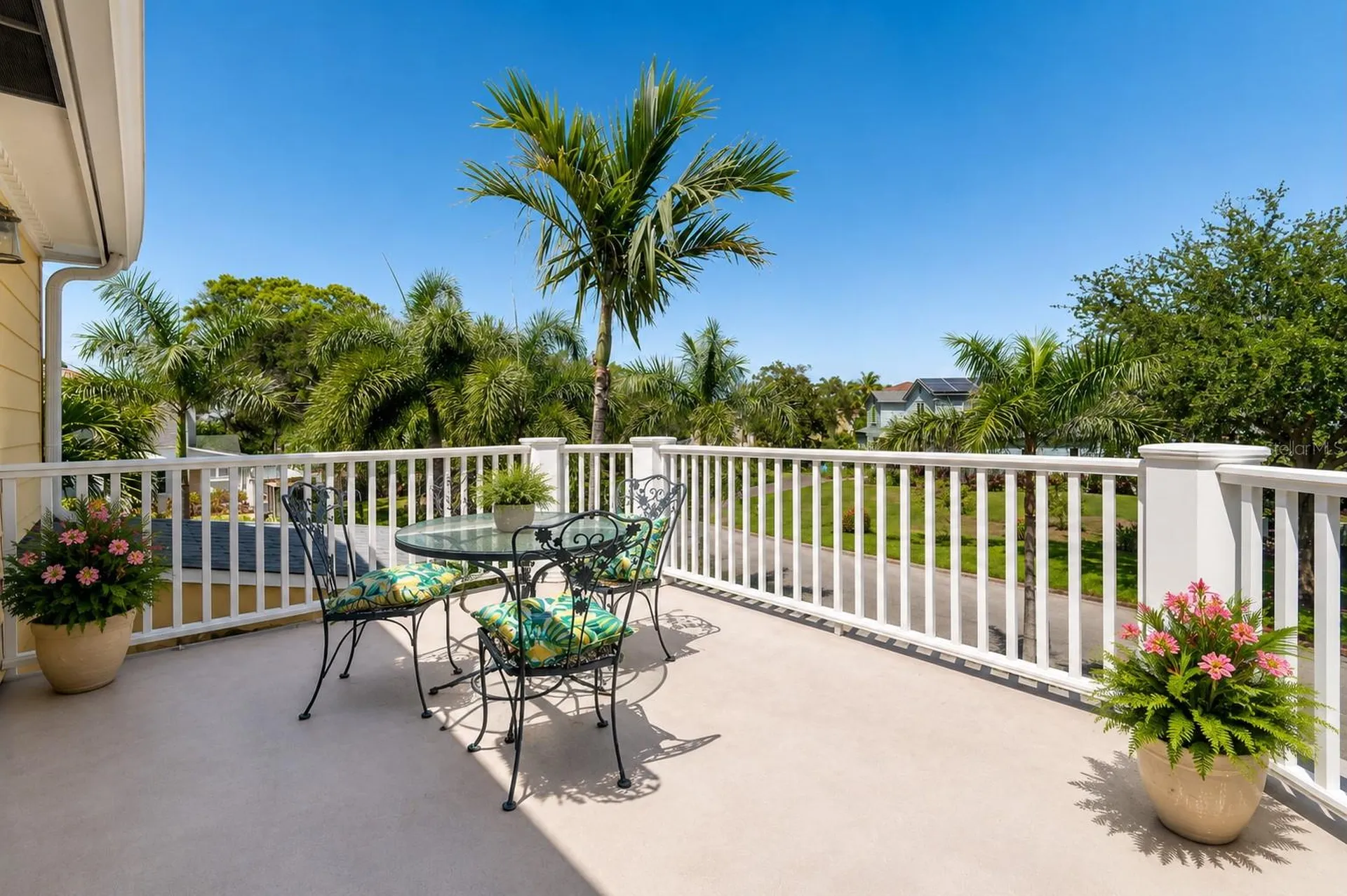 556 21st Avenue NE St Petersburg FL 33704