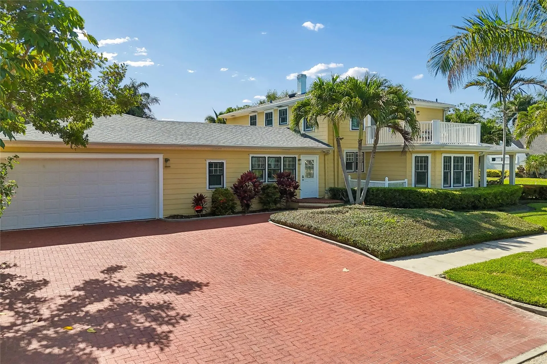 556 21st Avenue NE St Petersburg FL 33704
