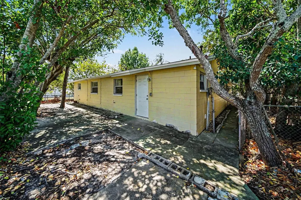 5301 82nd Avenue N Pinellas Park FL 33781