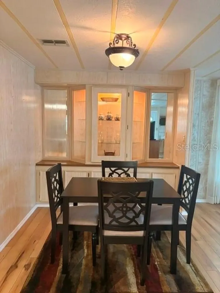 136 Forest Lane Safety Harbor FL 34695