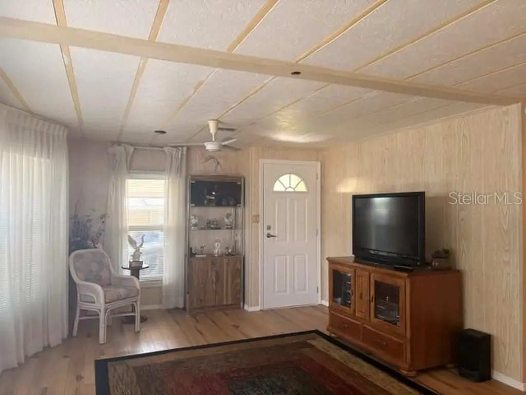 136 Forest Lane Safety Harbor FL 34695
