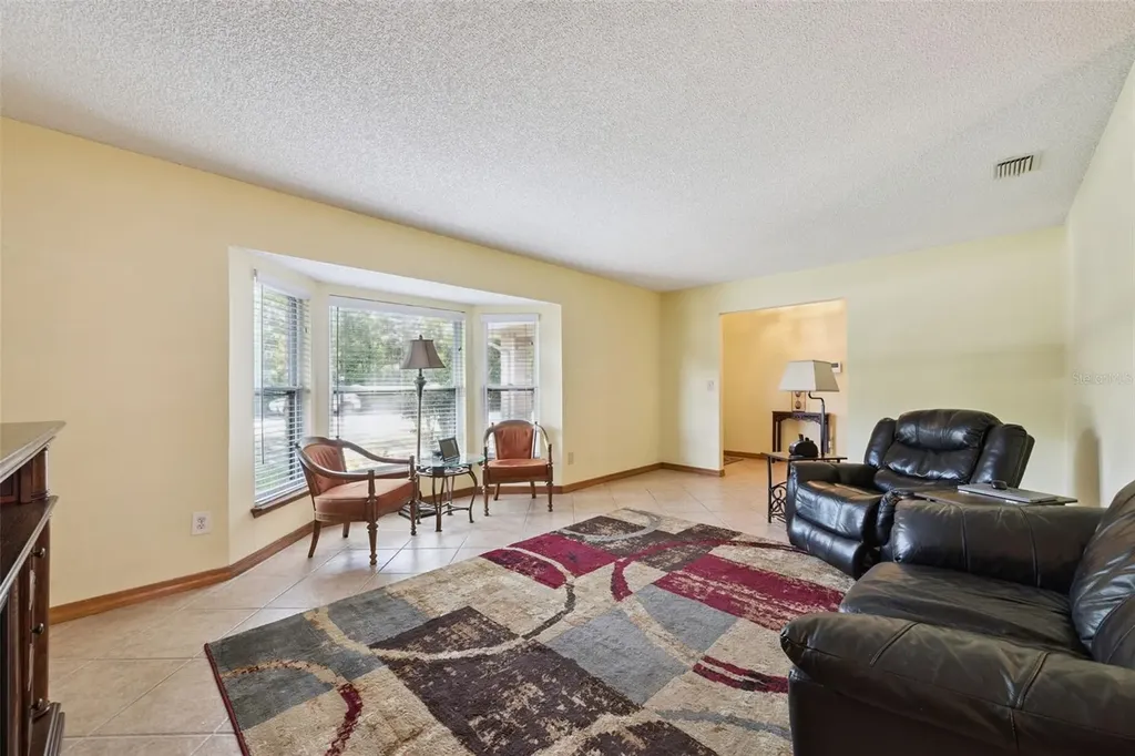 706 E Lacy Circle Deltona FL 32725