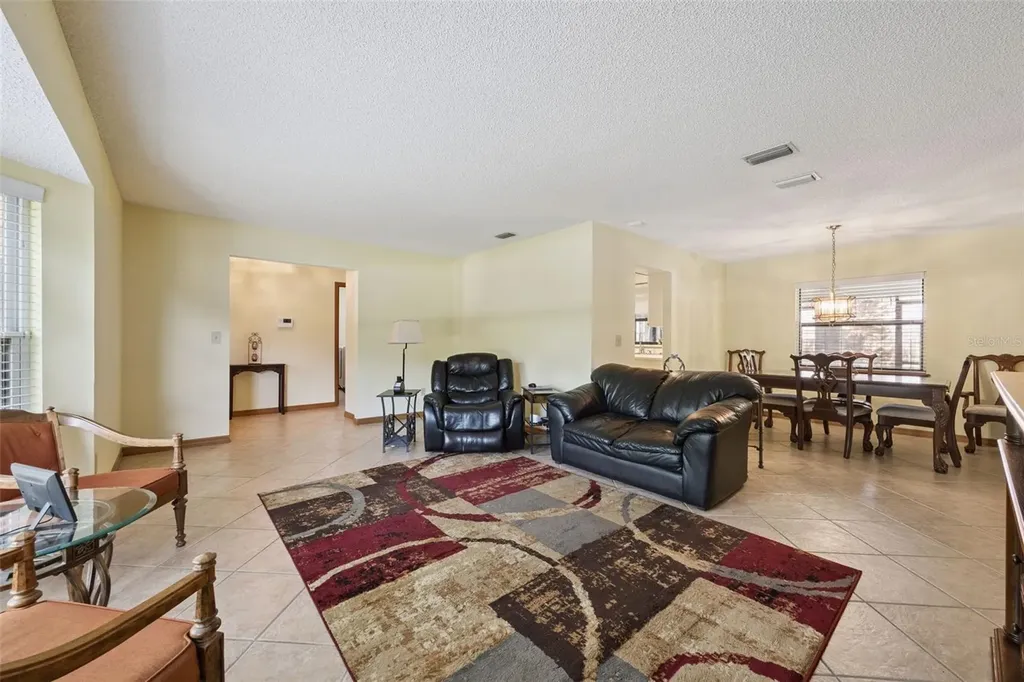 706 E Lacy Circle Deltona FL 32725