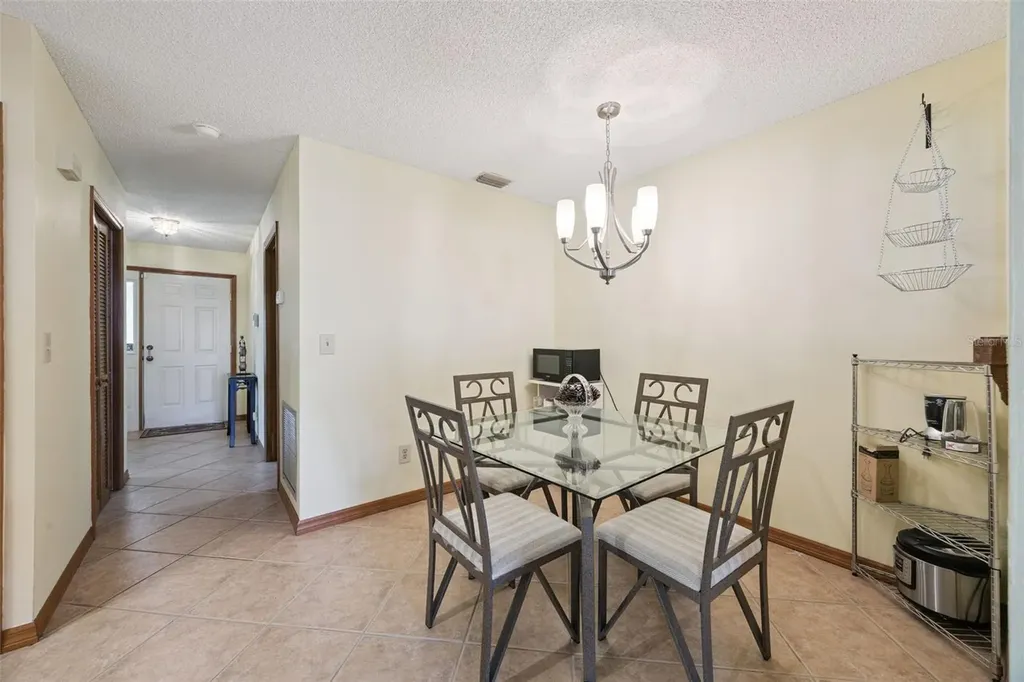 706 E Lacy Circle Deltona FL 32725
