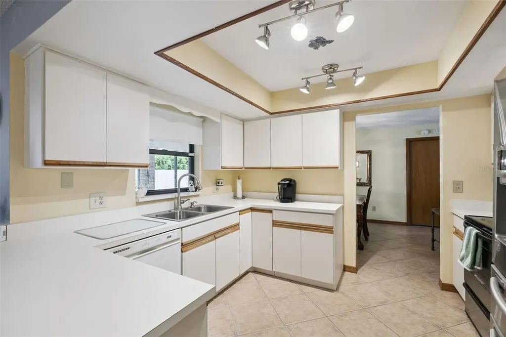 706 E Lacy Circle Deltona FL 32725