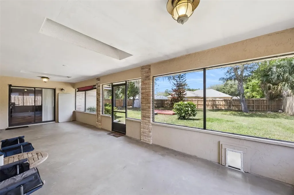 706 E Lacy Circle Deltona FL 32725