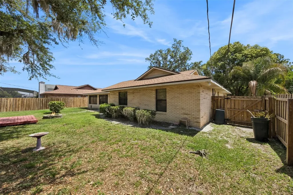706 E Lacy Circle Deltona FL 32725