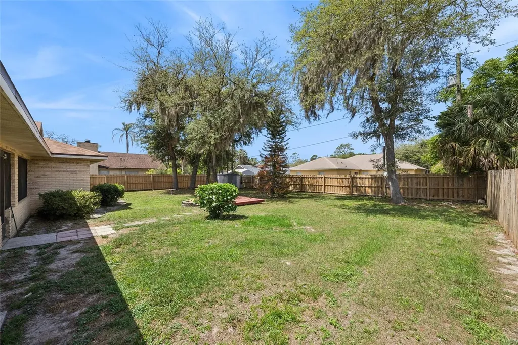 706 E Lacy Circle Deltona FL 32725
