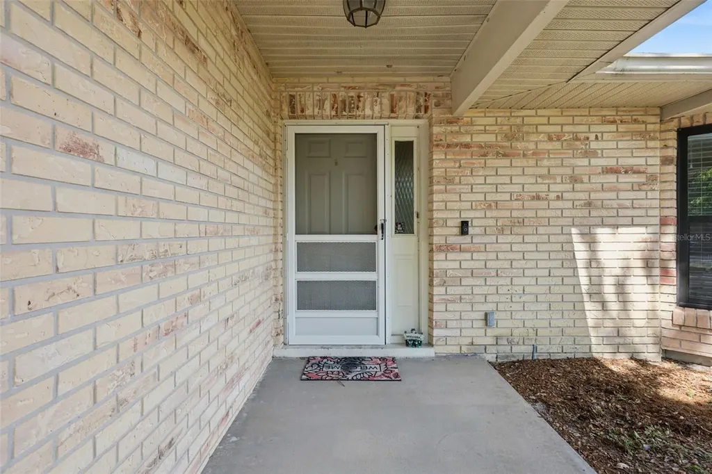 706 E Lacy Circle Deltona FL 32725