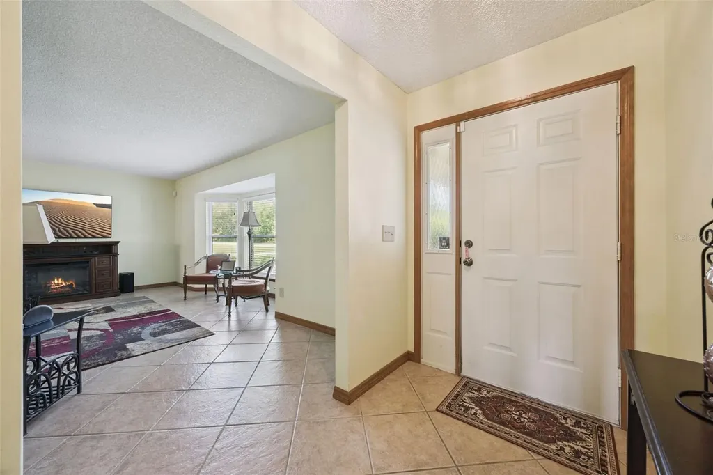 706 E Lacy Circle Deltona FL 32725