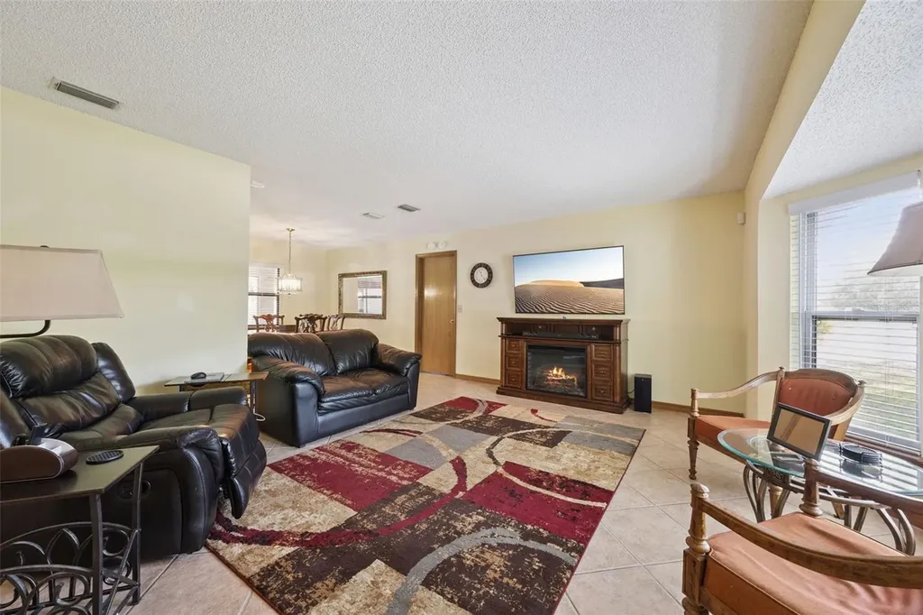 706 E Lacy Circle Deltona FL 32725